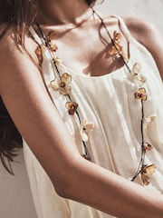 Brown Resin Flower Rope Long Necklace - Image 3 of 6