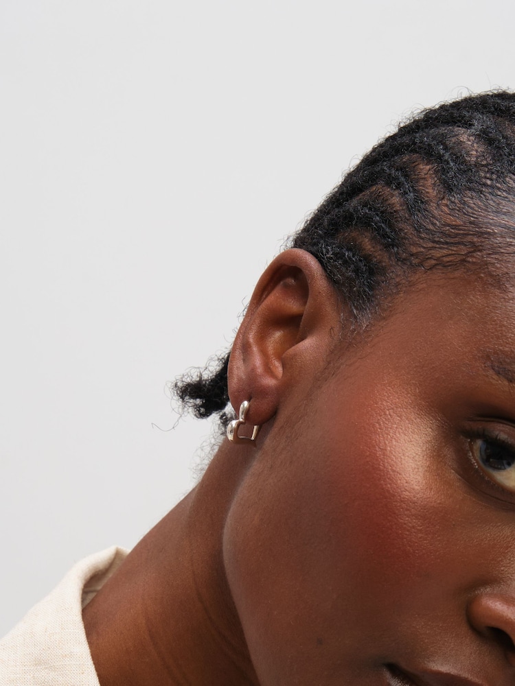 Inicio Polished Heart Hoop Earrings - Imagen 3 de 3