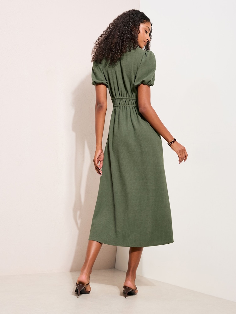 Khakigrün - Friends Like These Kurzärmeliges Midi-Hemdkleid - Bild 2 von 4
