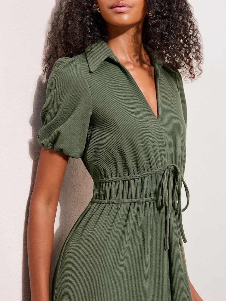 Khakigrün - Friends Like These Kurzärmeliges Midi-Hemdkleid - Bild 4 von 4