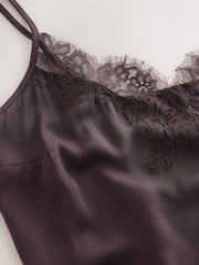 Marrón chocolate - Top camisola de satén con ribete de encaje - Imagen 2 de 3
