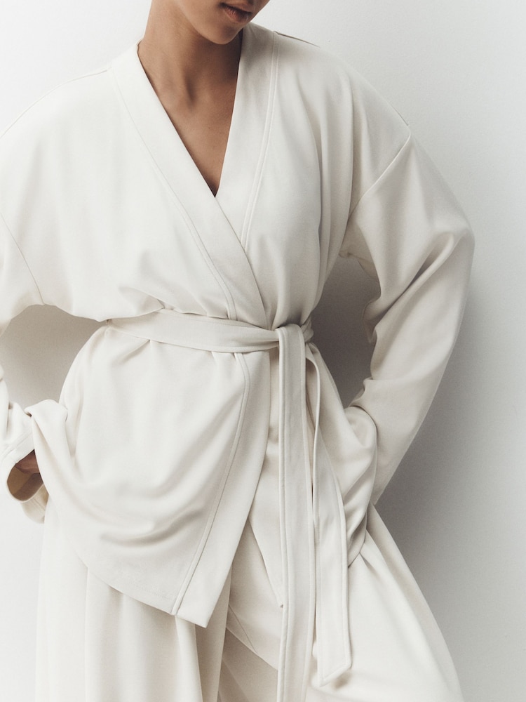 Crema - Studio Tie Waist Cardigan - Imagen 2 de 4 Crema - Studio Tie Waist Cardigan - Imagen 2 de 4