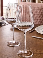 Laura Ashley Set of 4 Clear Wine Glasses - Image 3 of 4
