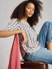 تيشرت جيرسيه Weaver من White Stuff - صورة 4 من 6