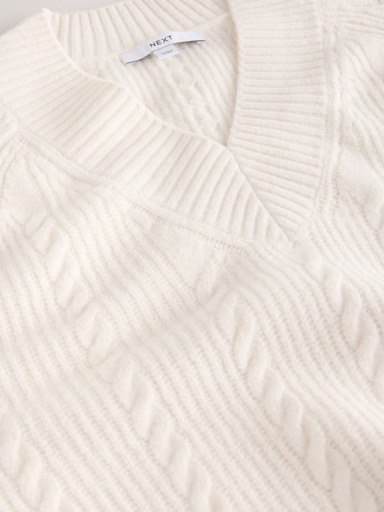 Ekru - Supersoft Cable Knit V-Neck Mid Length Jumper - 8 paveikslėlis iš 8 Ekru - Supersoft Cable Knit V-Neck Mid Length Jumper - 8 paveikslėlis iš 8