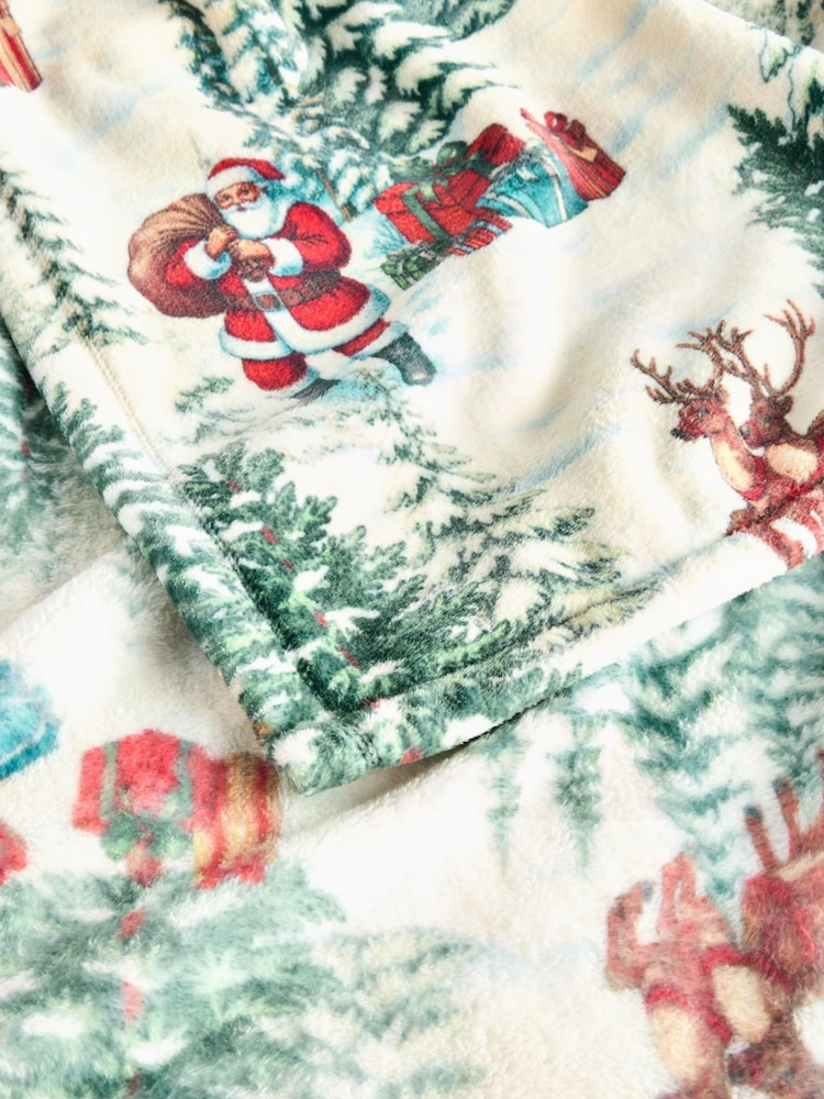 Red Christmas Santa Cosy Fleece Throw - Image 7 of 7 Red Christmas Santa Cosy Fleece Throw - Image 7 of 7