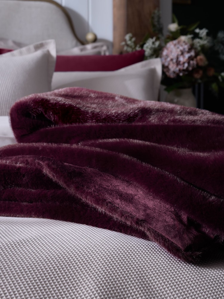 غطاء فرو صناعي وثير من Luxe - صورة 2 من 4 غطاء فرو صناعي وثير من Luxe - صورة 2 من 4