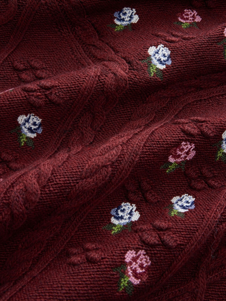 Beerenrot - Cable Knit Floral Embroidered Frill Neck Jumper - Bild 2 von 3