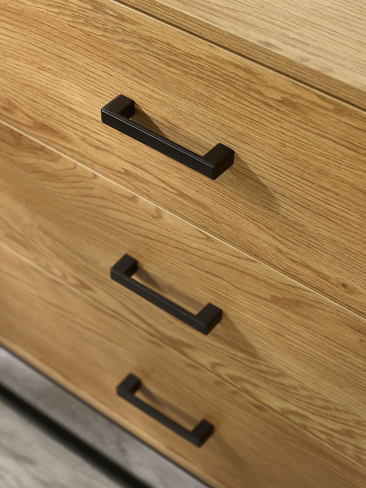 Julian Bowen Light Oak Effect Black Harlow 6 Drawer Wide Chest - Image 7 of 7