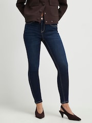 بنطلون جينز ضيق ناحت للقوام بخصر مرتفع للأحجام الصغيرة من River Island - صورة 2 من 5