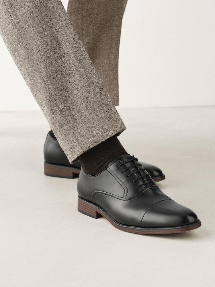 Black Oxford Toecap Shoes - Image 2 of 7