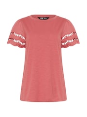 تيشرت بأكمام مطرزة من Long Tall Sally - صورة 2 من 2