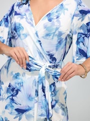 ホワイト - Yours Curve London ぼかしフローラル ラップ フリル ITY ドレス - 画像 4 / 4