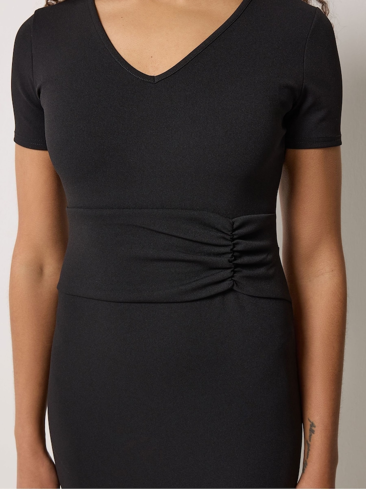 M&Co – Kleid mit geraffter Taille und V-Ausschnitt - Bild 4 von 4