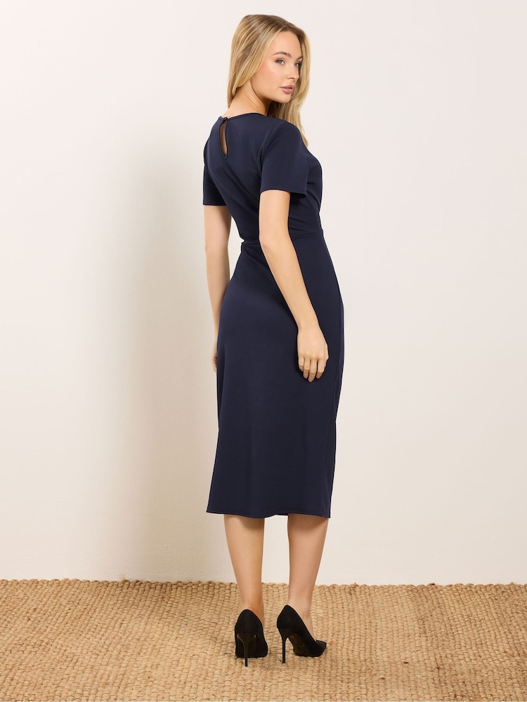 navy blue dress workwear Navy in its simplest glory   Dress type:- Corporate Stylish  Color :- Navy Material:- Work fabric Length:- 42 Price :- N110,000 Eur Size  :- 42,44,46&48 Fits Uk szes :-12,14,16,18 Brand. Turkey 