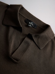 The Set 2 Pack Trophy Neck Knit Jumpers Brown/Cream - Image 4 of 5