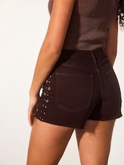 Chocolate Brown Stud - Shorts jeans com barra desfiada - Imagem 5 de 6