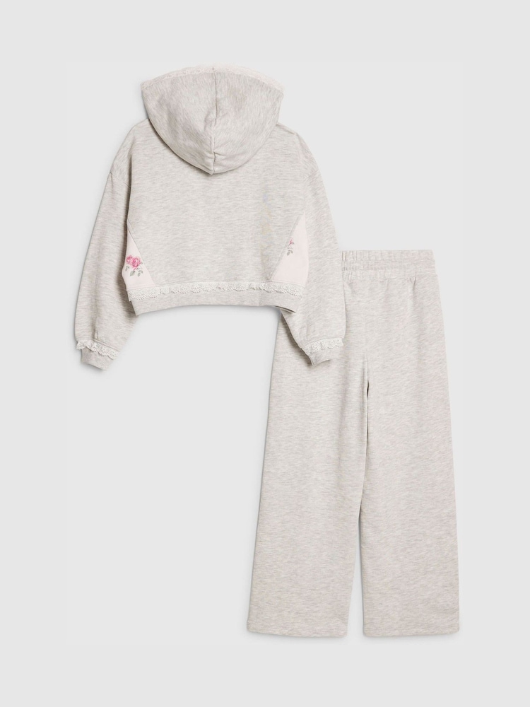 طقم بدلة رياضية من هودي وبنطلون رياضي بعبارة "More Amour" من River Island - Image 2 of 5