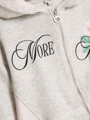 طقم بدلة رياضية من هودي وبنطلون رياضي بعبارة "More Amour" من River Island - Image 5 of 5