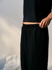 طقم بيجامة فضفاضة من مزيج الفيسكوز من self. - Image 5 of 5