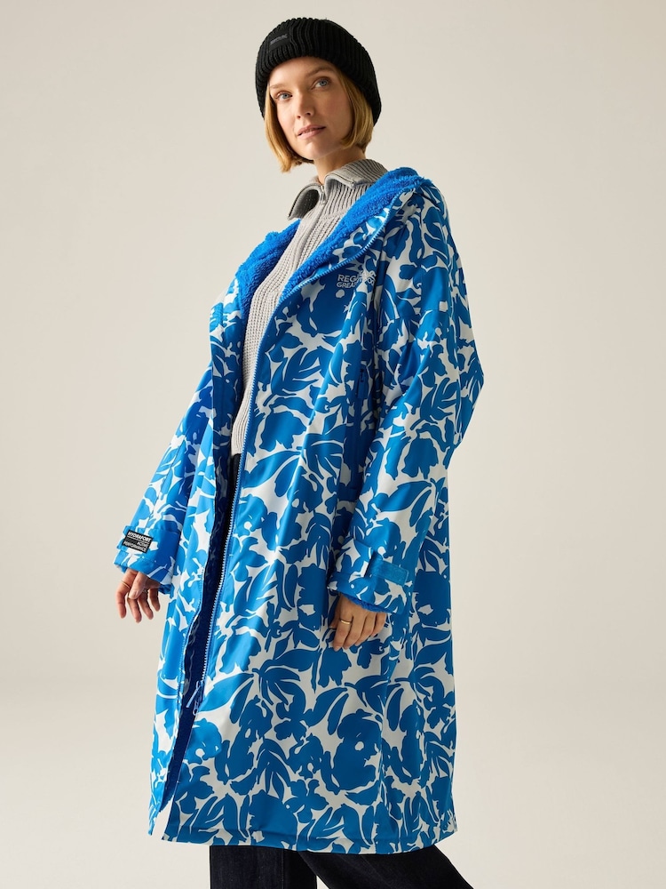 Regatta Blue Adult Waterproof Changing Robe - Image 1 of 9