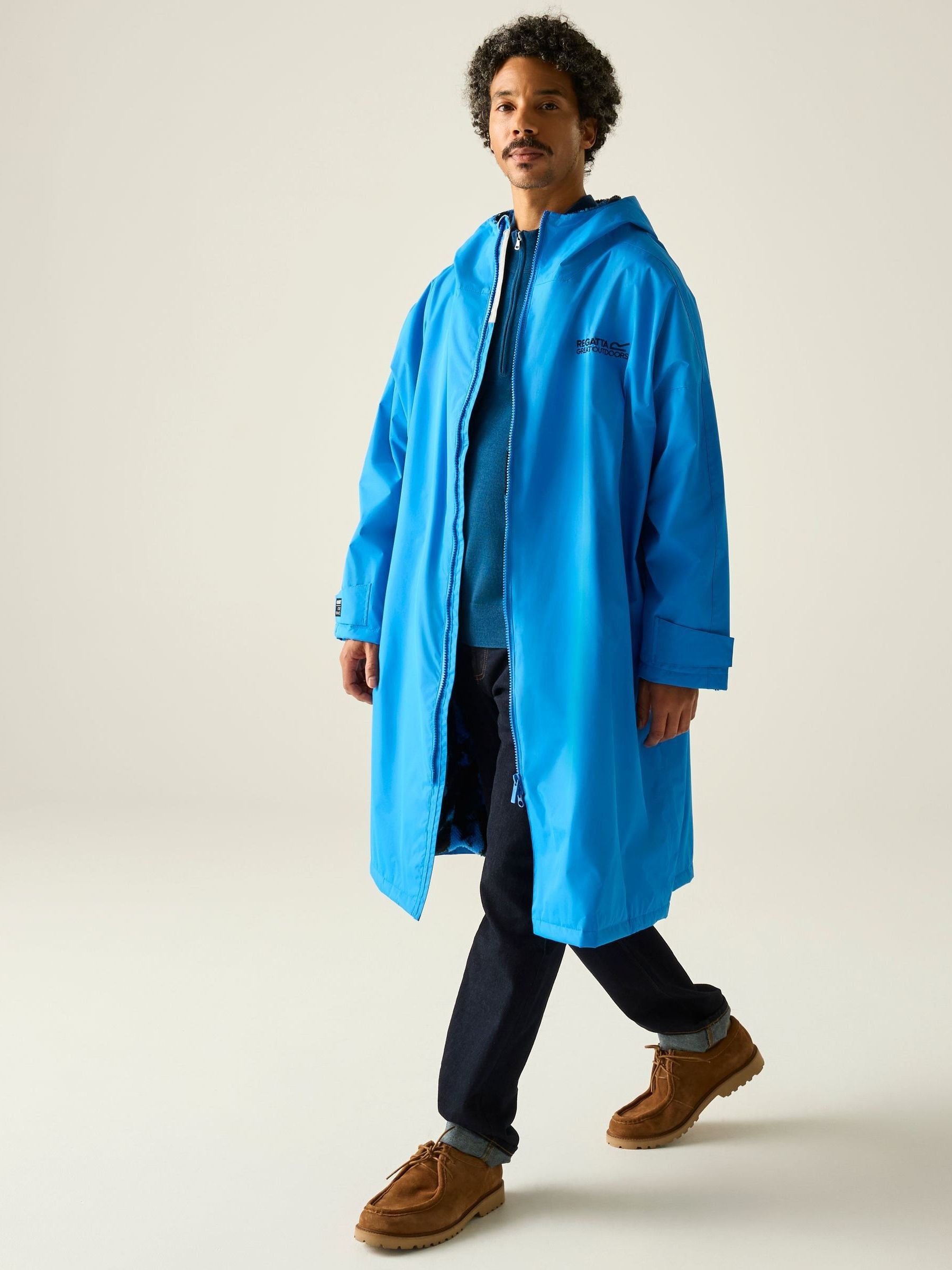 Regatta Sonic Blue Adult Waterproof Changing Robe - Image 10