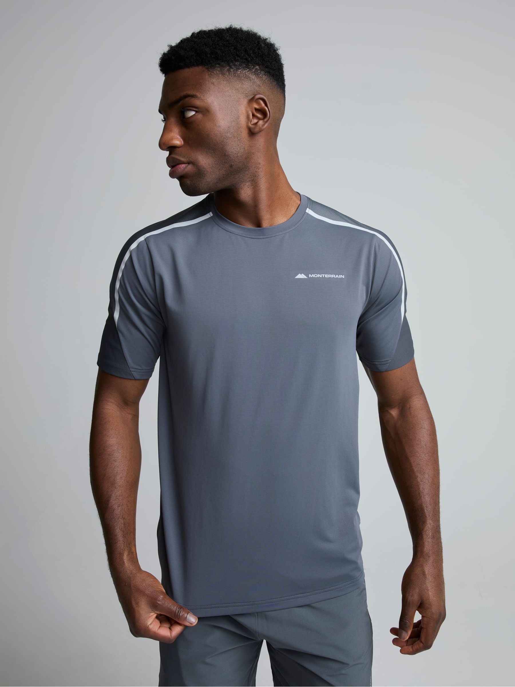 Next：日本 Monterrain Defence Tシャツ from Next Japan