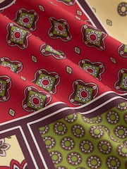 Multicoloured Patchwork Print - بلوزة تُلبس من الرأس بكُم قصير وياقة حرف V - صورة 6 من 7