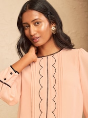 Rosa durazno - Blusa con detalle festoneado en las mangas Love & Roses 3/4 - Imagen 2 de 4