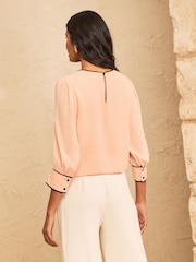 Rosa durazno - Blusa con detalle festoneado en las mangas Love & Roses 3/4 - Imagen 4 de 4