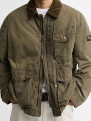 سترة شتوية شكل شمعي بنمط باهت مناسبة للتجول من Barbour International - صورة 5 من 7