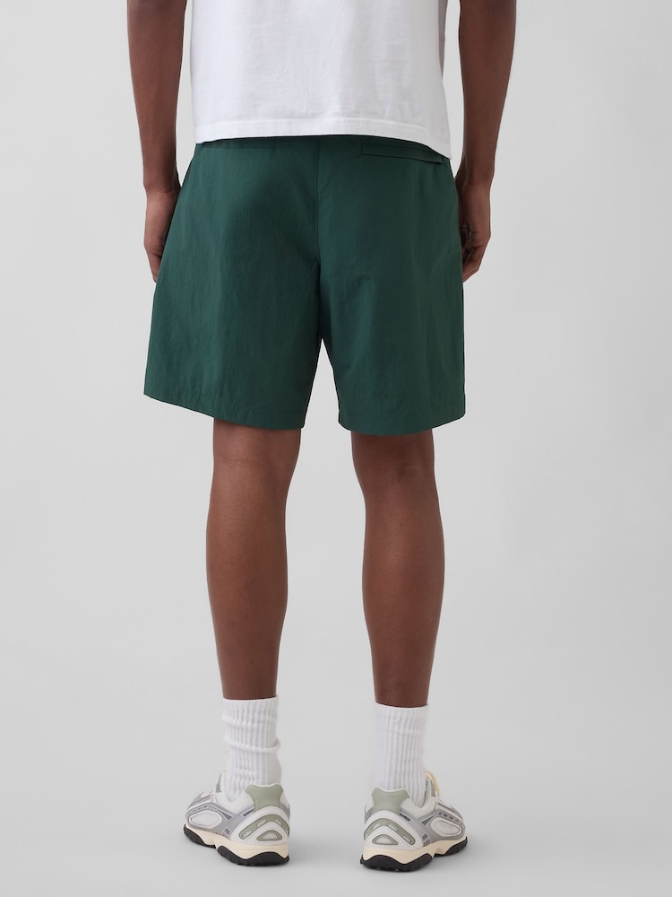 Gap Green 7.5 inch Hybrid Shorts - Image 2 of 5