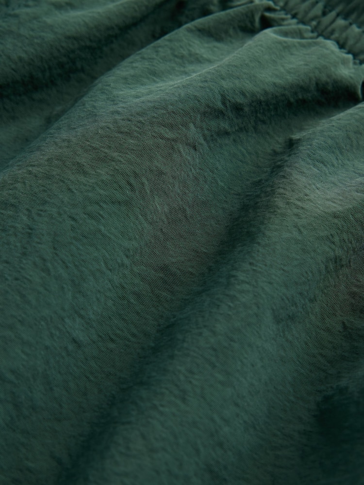 Gap Green 7.5 inch Hybrid Shorts - Image 5 of 5