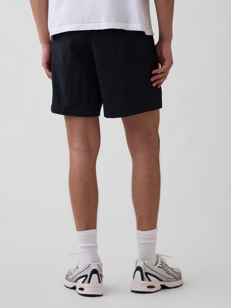 Gap Black 7.5 inch Hybrid Shorts - Image 2 of 5 Gap Black 7.5 inch Hybrid Shorts - Image 2 of 5