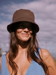 Marrón chocolate - self. Gorro estilo pescador - Imagen 2 de 2