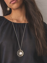 Gold Tone Pearl Effect Pendant Necklace - Image 2 of 5