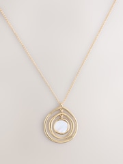 Gold Tone Pearl Effect Pendant Necklace - Image 3 of 5
