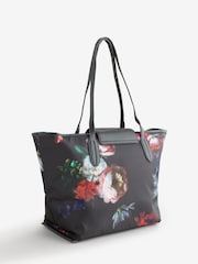 أزرق بتصميم زهور - حقيبة توت نيلون من B by Ted Baker - صورة 2 من 7