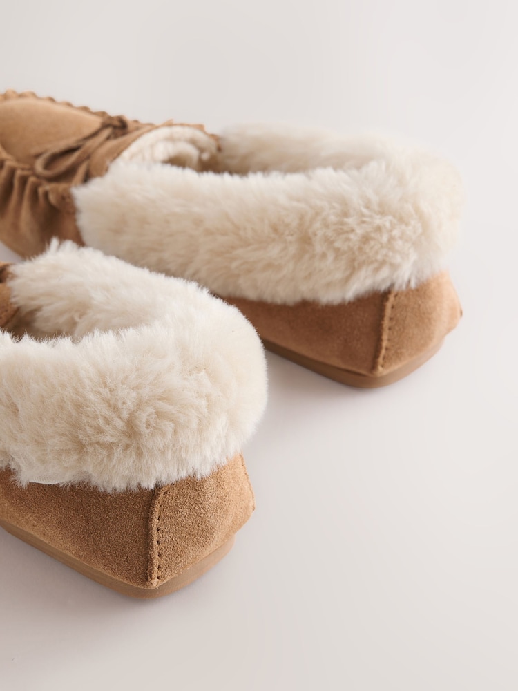 Tan Brown Moccasin Suede Slippers - Image 5 of 5 Tan Brown Moccasin Suede Slippers - Image 5 of 5