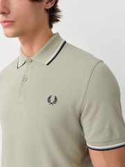 Fred Perry Pale Green Tipped Short Sleeve Polo Shirt - Image 4 of 6