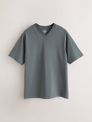 Gris de charbon de bois - Ajustement régulier - T-shirt Essential à col en V - Image 6 de 8