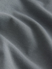 Gris de charbon de bois - Ajustement régulier - T-shirt Essential à col en V - Image 8 de 8