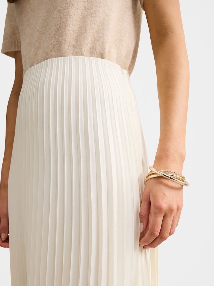 Forever New Cream Yasmin Satin Pleated Skirt - Image 5 of 5