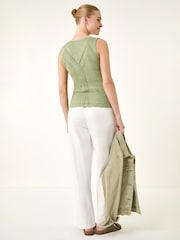 Pleteni prsluk od rimskih kapica - Slika 3 od 5