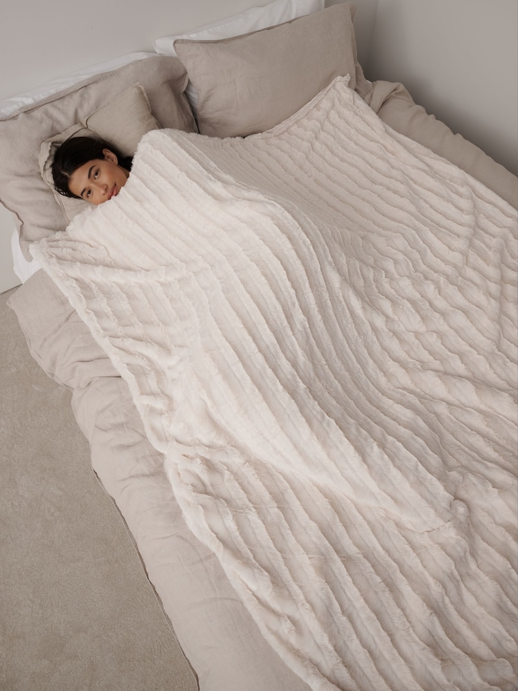 Faux Fur Weighted Blanket - Bild 2 von 3 Faux Fur Weighted Blanket - Bild 2 von 3