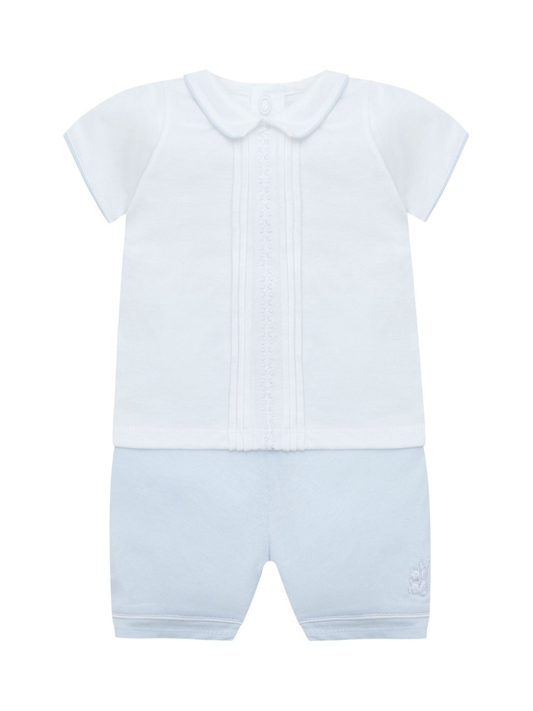 طقم Liam مكون من 2 قطعة يضم رداء علوي بياقة وطيات وشورت بتطريز متعرج باللون الأزرق من Emile Et Rose - صورة 2 من 7