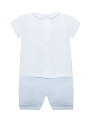 طقم Liam مكون من 2 قطعة يضم رداء علوي بياقة وطيات وشورت بتطريز متعرج باللون الأزرق من Emile Et Rose - صورة 3 من 7