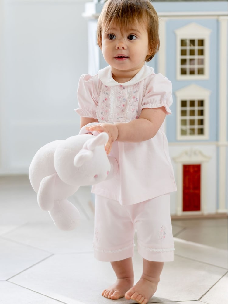 Libby - طقم مكون من 2 قطعة: شورت وبلوزة مزينة بتطريز ودانتيل - Image 1 of 7