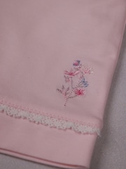 Libby - طقم مكون من 2 قطعة: شورت وبلوزة مزينة بتطريز ودانتيل - Image 6 of 7