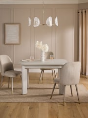 Light Evie Oak Effect 4 to 6 Round Seater Extending 4 to 6 Seater Dining Table - Image 1 of 9